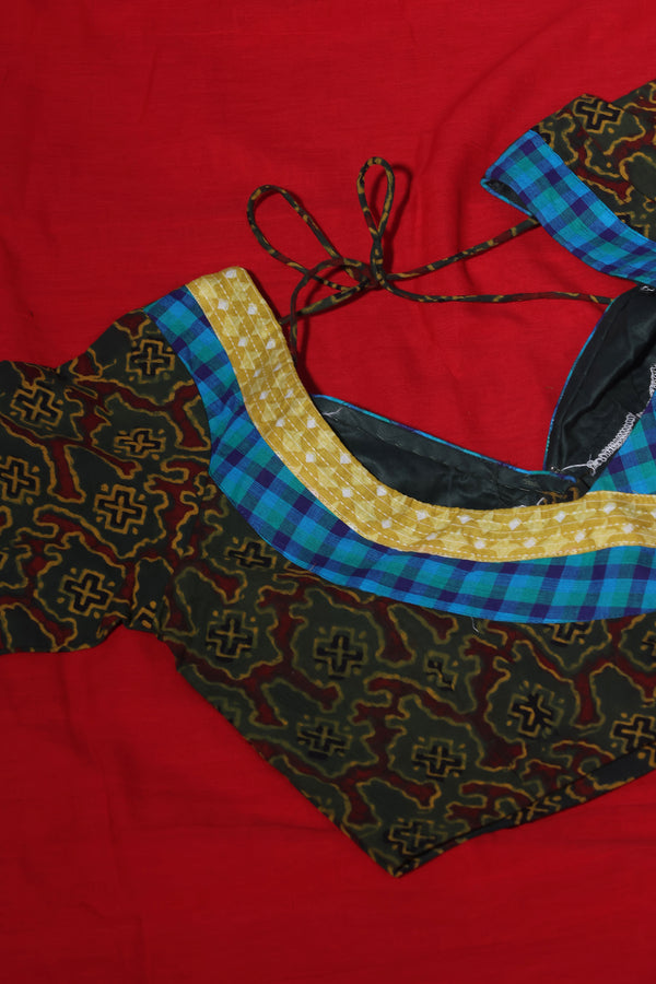 H.O.T curated - Red Mull Dramawith Blue Mangalgiri reverse border.